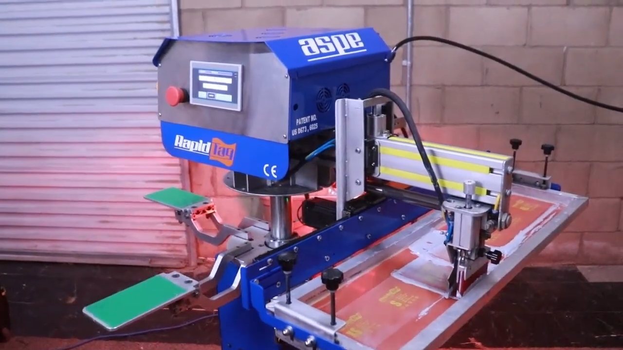 RapidTag Lightning automatic screen printing machine set up for one-click size switching
